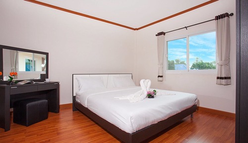 4 Bedroom Jacuzzi villa