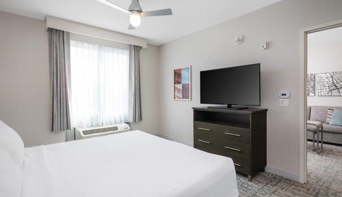 Suite, 1 King Bed, Accessible, Non Smoking (Roll-in Shower)