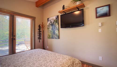 #86 Cottage, 1 Bedroom, Fireplace, Private Sauna, Garden View (Pet Friendly)