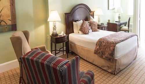 Studio, 1 Queen Bed (Independence)