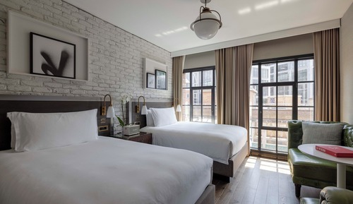 Family Room, Multiple Beds (Chamber)