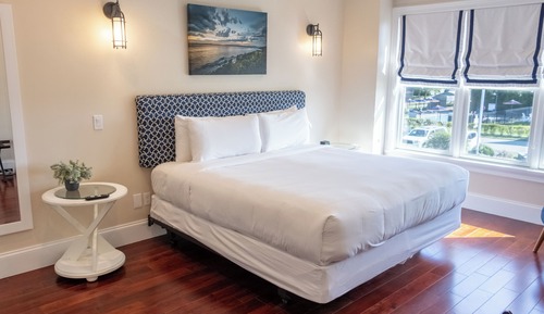 Suite, 2 Bedrooms, Fireplace (No Pets)