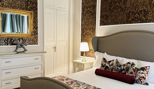 Executive Suite, Accessible