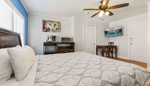Comfort Room, 1 King Bed