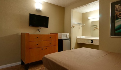 Standard Room, 1 Queen Bed, Smoking