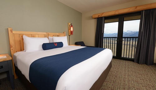 Royal Wolf Suite with Mountain Veiw - Water Park Included