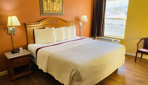 Suite, 1 King Bed, Non Smoking