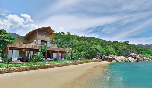 Two Bedrooms Beachfront Pool Villa