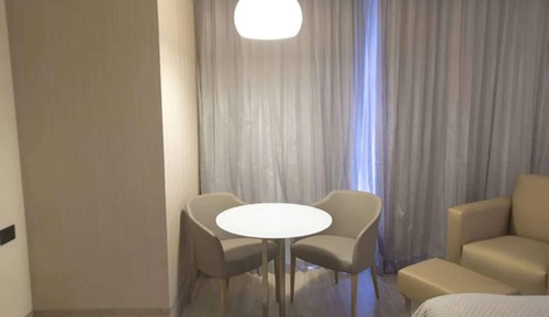 Room, 1 King Bed, Accessible (Roll-In Shower)