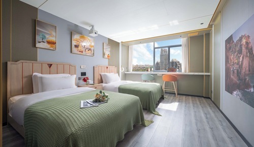City Twin Room, Hill View