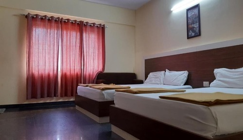 Deluxe Quadruple Room, City View