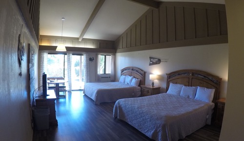 Room (2 king beds)