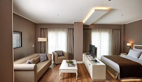Premium Suite
