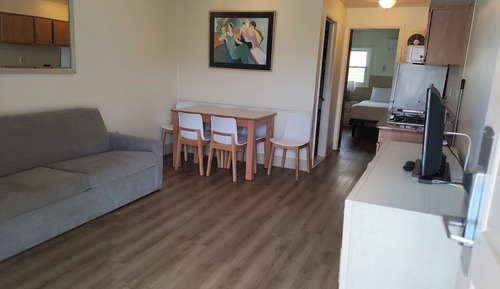 Deluxe Suite, Pool View (Type 6)