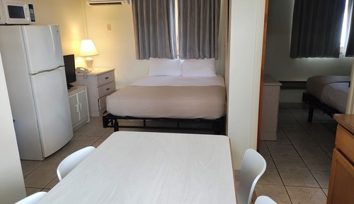 Deluxe Room (Two Room Efficiency (Type 4))