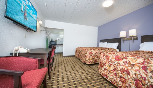 Standard Quadruple Room, 2 Queen Beds
