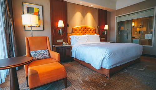 Room, 1 King Bed, Balcony (Guest)