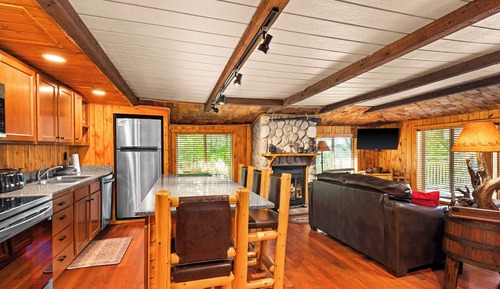 Premium Cabin, 3 Bedrooms, Fireplace, Lake View