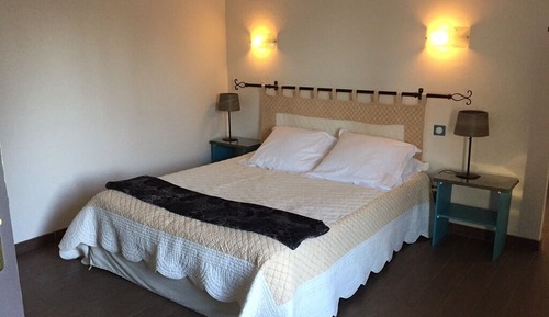 Standard Double Room, Ensuite, Garden View (Mobilité réduite)