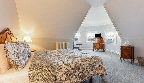 Deluxe Room, Family Suite, Main Inn