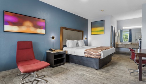 Standard Room, 1 King Bed, Smoking, Hot Tub