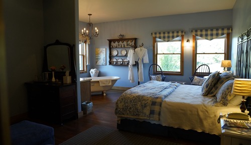 Standard Room, 1 King Bed (Blue and White Room)