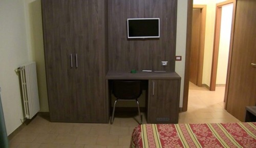 Family Room, Connecting Rooms
