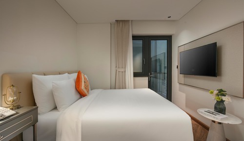 Superior room with window