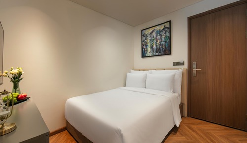 Standard room with window