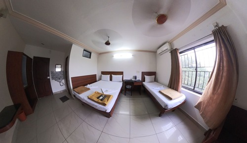 Deluxe Triple Room