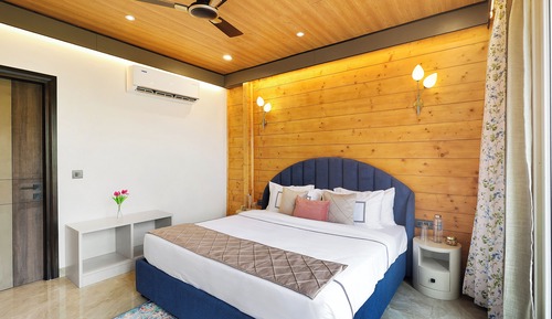 Villa, Hill View