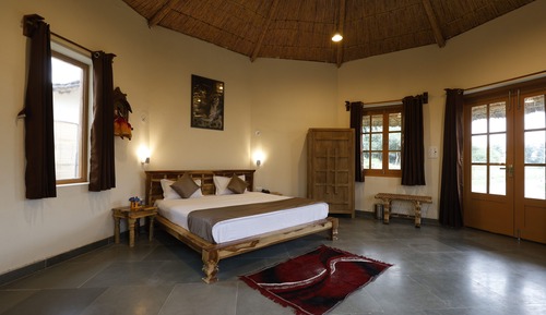 Maharaja Cottage With Open Air Bathtub