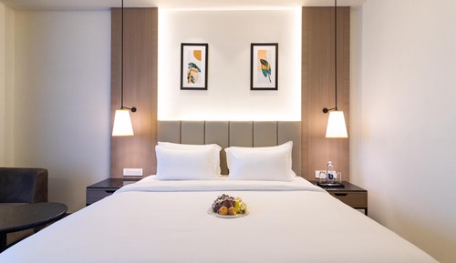 Deluxe Room, 1 King Bed, Non Smoking, City View