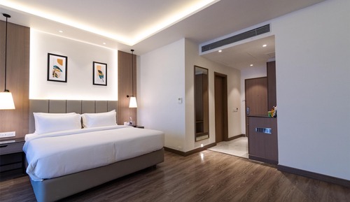 Premium Room, 1 King Bed, Non Smoking, City View
