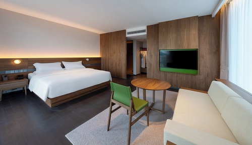 Executive Suite, City View