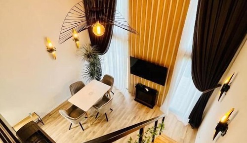 Loft, Valley View