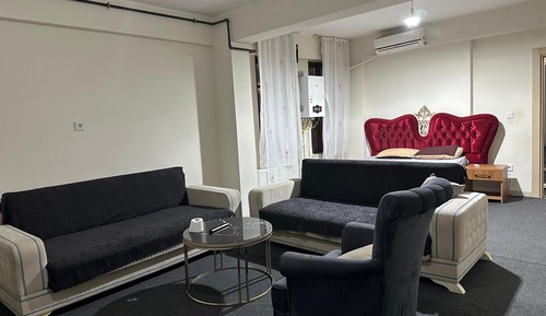 Classic Studio, 1 King Bed, Private Bathroom, City View