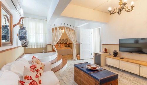 Superior Suite, Balcony, Garden View