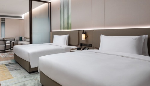 2 Queen Suite