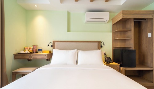 Deluxe Double Room, City View