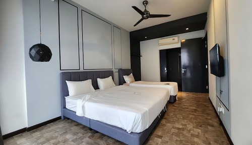 Superior Apartment, 3 Bedrooms, Kitchen, City View