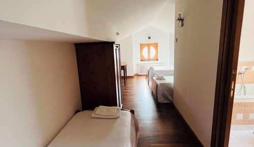Standard Triple Room, Hill View
