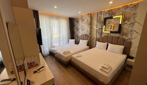 Deluxe Quadruple Room, Non Smoking, City View