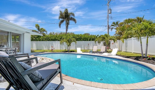Family House, Pool View
