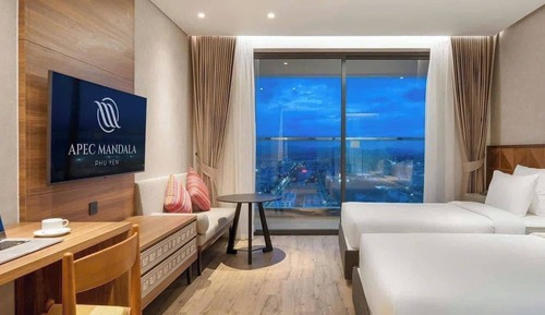 Deluxe Studio Suite, 2 Queen Beds, Balcony, Beach View