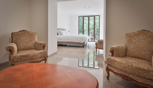Executive Studio Suite