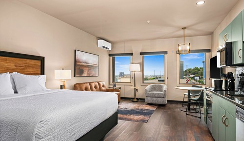 Superior Studio Suite, City View