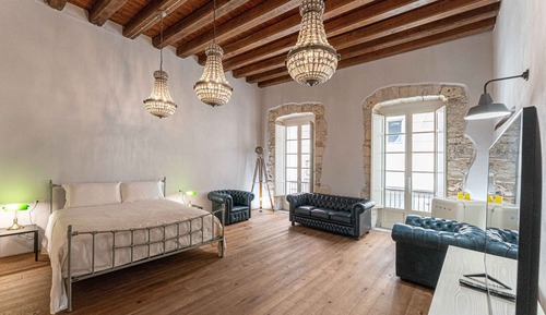 Standard Studio Suite, Balcony, City View