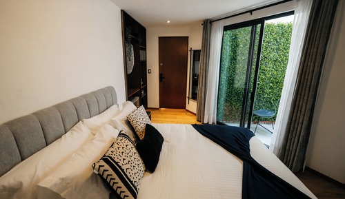 Basic Room, 1 Queen Bed, Patio, Ground Floor