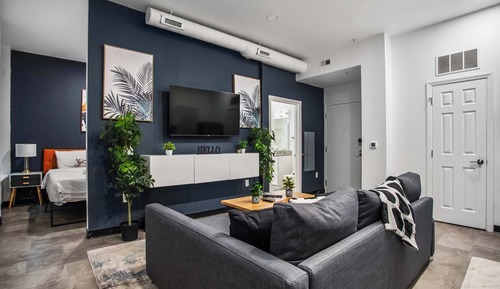 Deluxe Apartment